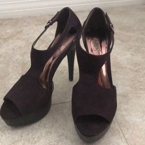 Carlos Santana peep toe pumps